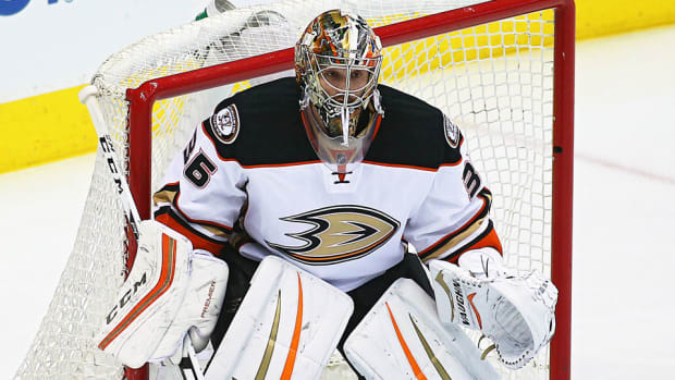 anaheim-ducks-john-gibson-donkey-kong-mask-photos.jpg